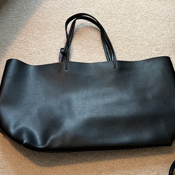 black Victoria’s Secret tote and travel maxi bag - Picture 5 of 5